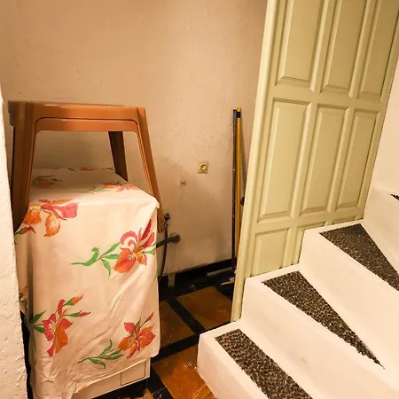 Castle Daily Weekly Apartment